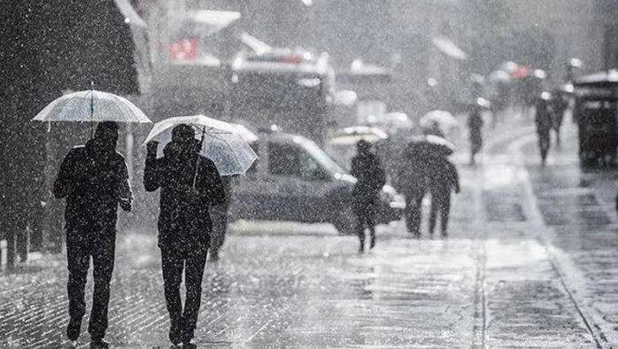 Meteoroloji İstanbul dahil o illeri uyardı. Çok kuvvetli geliyor, şemsiyeleri hazırlayın 11